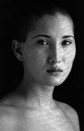 Download Black and White Girl (322Wx500H)