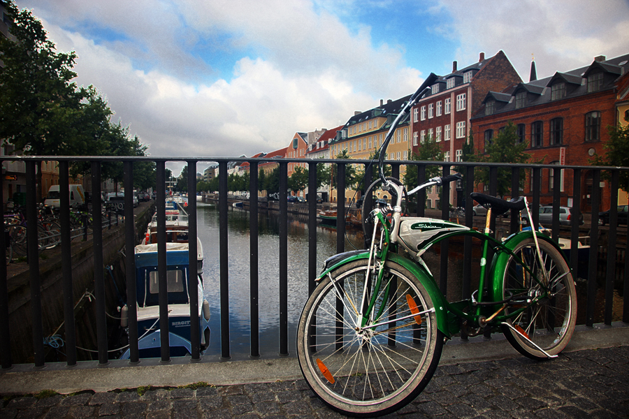 Download Bicycle on Bridge (900Wx600H)