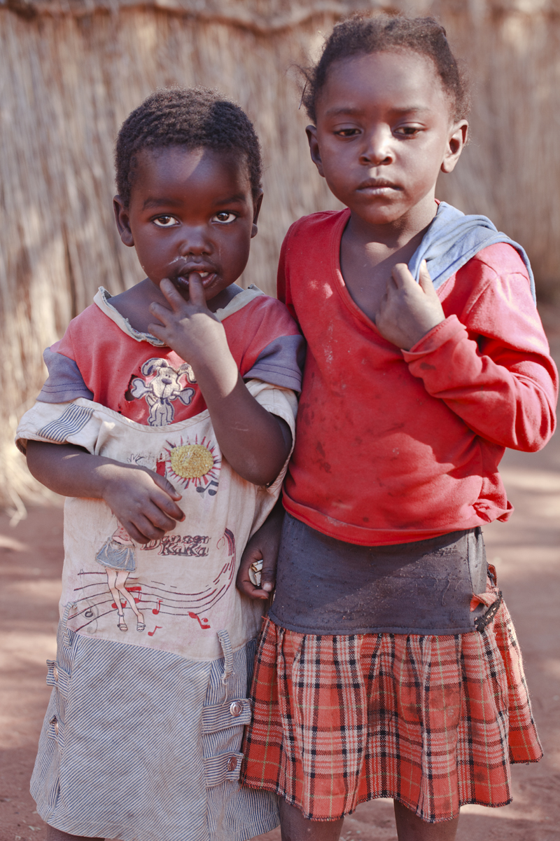 Download Boy & Girl Red Shirt (800Wx1200H)