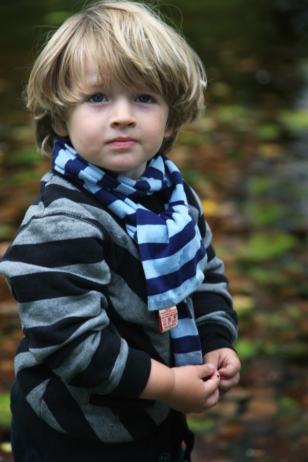 Download Boy in Park (600Wx900H)