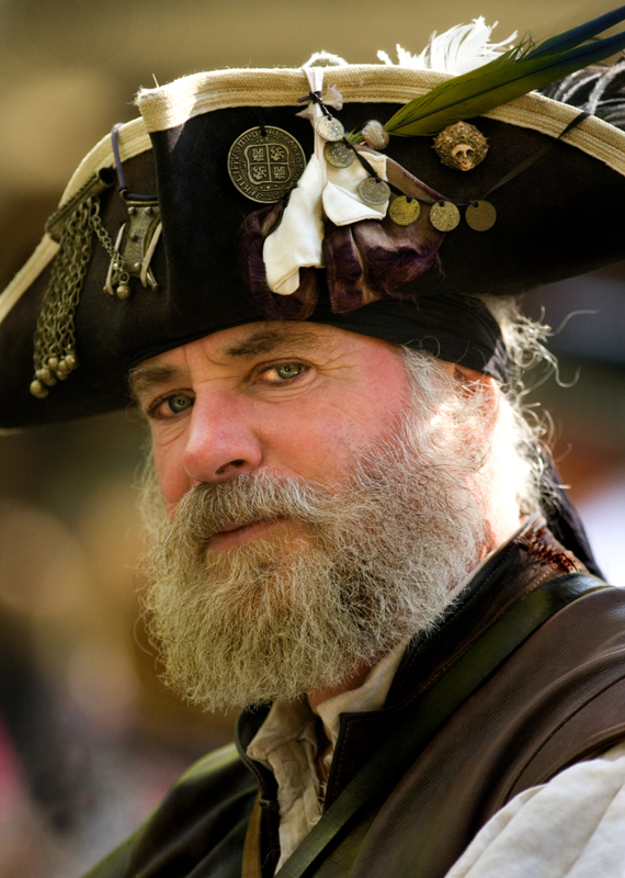 Download Captain (570Wx800H)