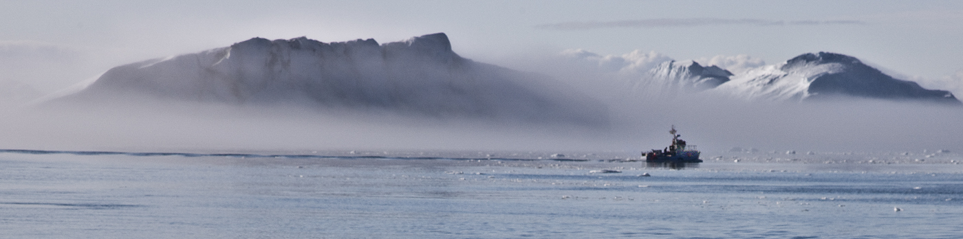 Download Fishing Boat in Mist (1400Wx348H)