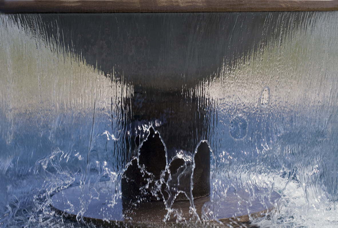 Download Fountain at Winery (1182Wx800H)