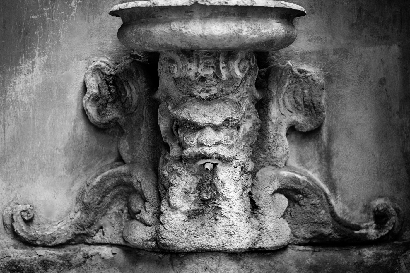 Download Fountain Face (1400Wx933H)