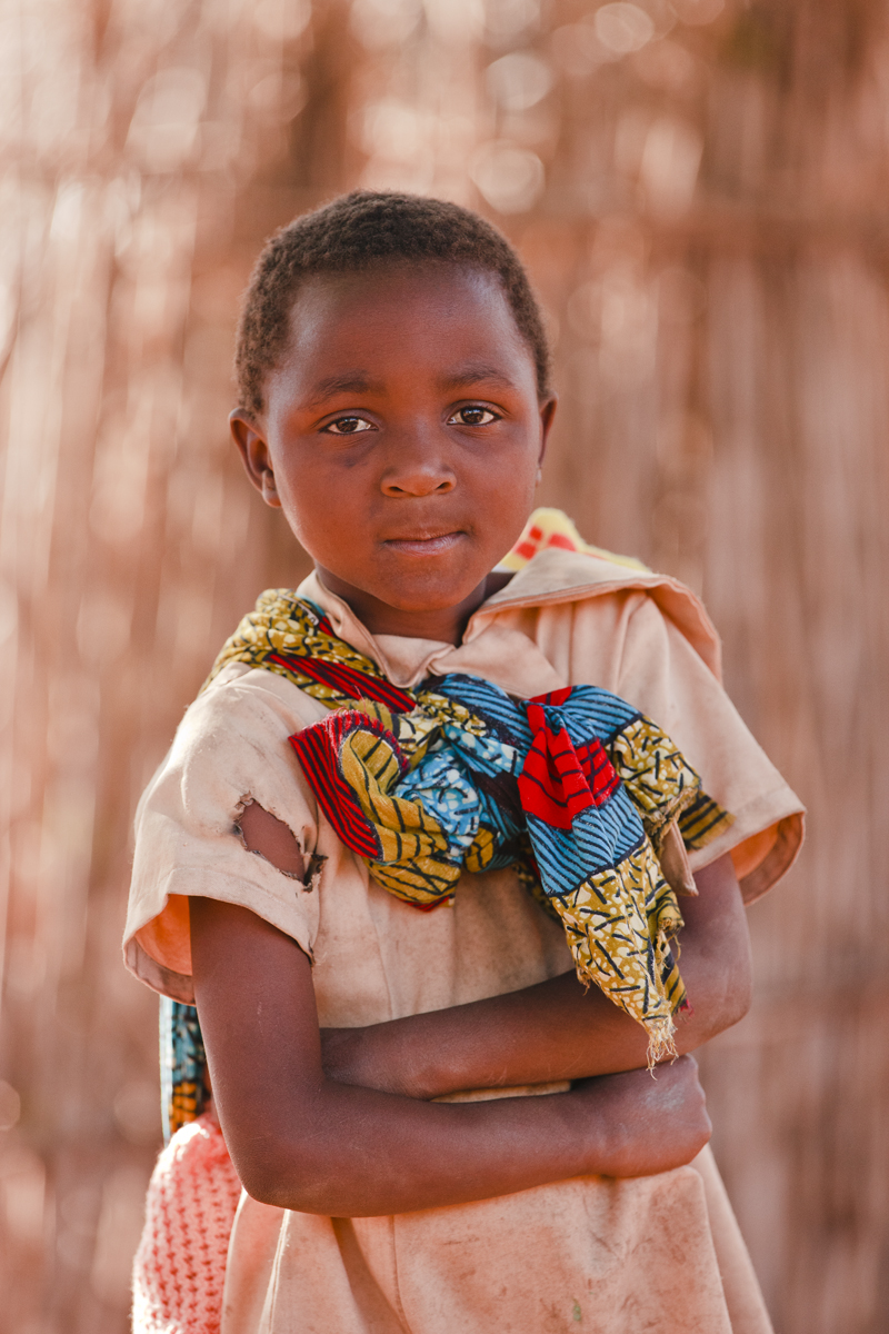 Download Girl Arms Crossed (800Wx1200H)