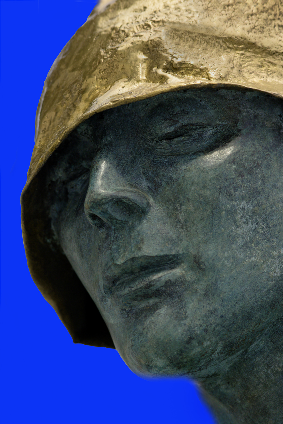 Download Golden Helmet  (900Wx1350H)