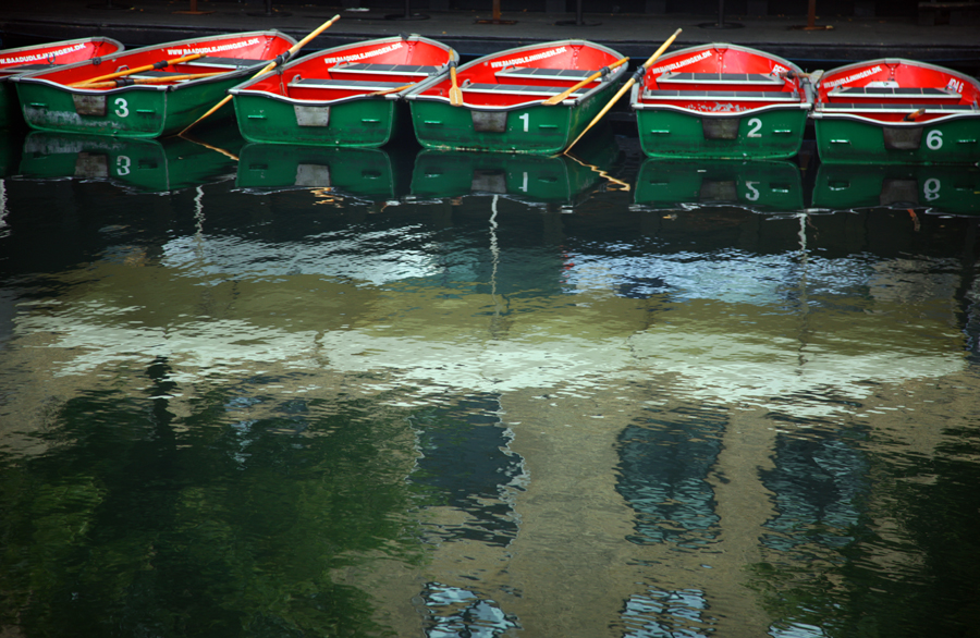 Download Green Boats (900Wx586H)