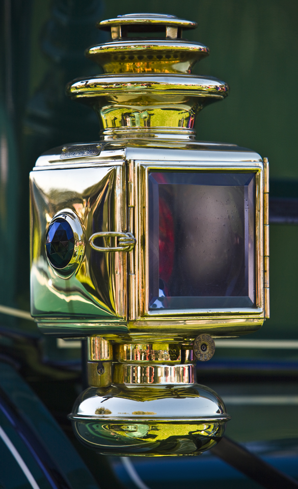 Download Lantern - Car Show (585Wx959H)