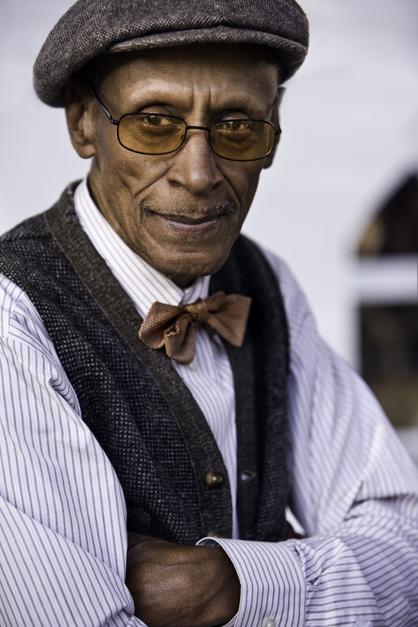 Download Man With Glasses (600Wx900H)