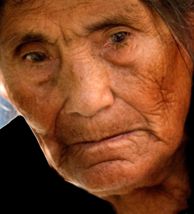 Download Mexican Woman (635Wx700H)
