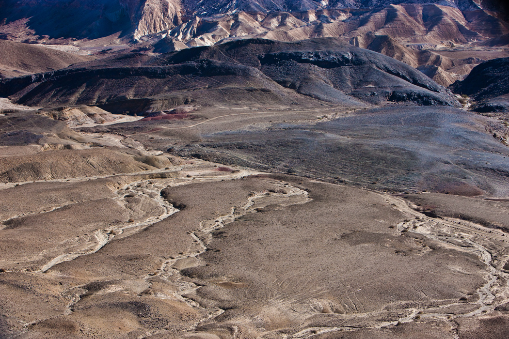 Download Crater 2 (1050Wx700H)