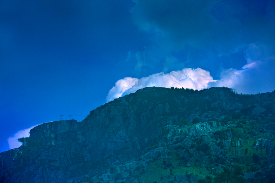 Download Mountain Reflection (900Wx600H)