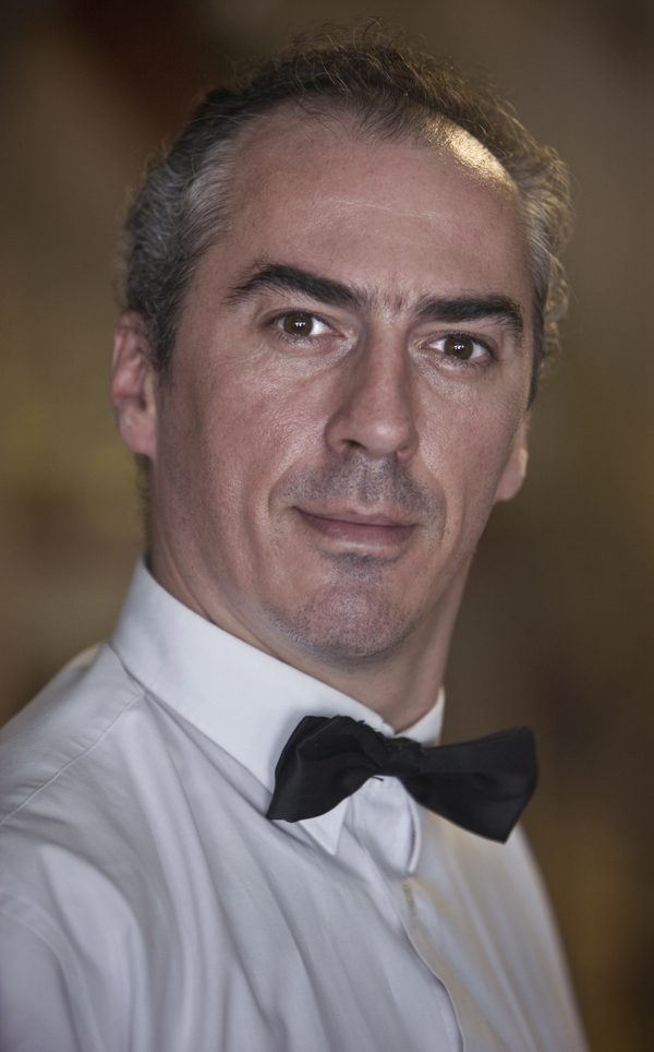 Download Waiter - Ramano (3496Wx5616H)