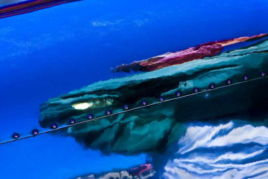 Download Race Car Reflection  (900Wx600H)