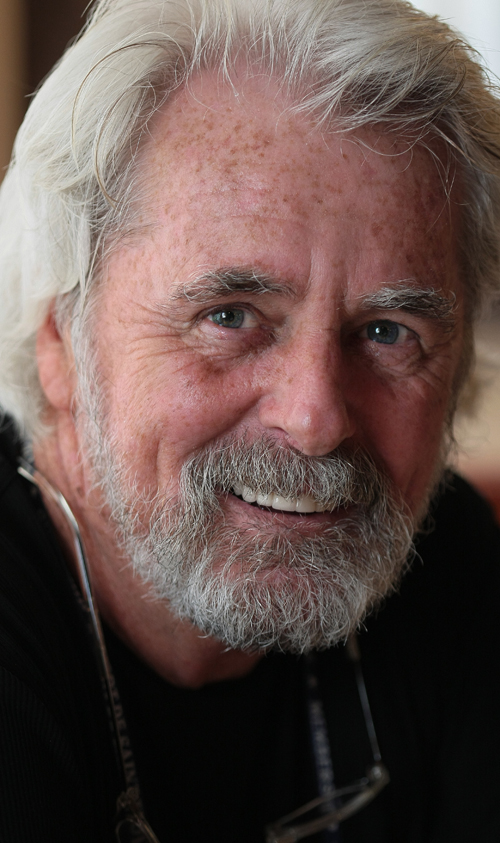 Download Ron Champion (500Wx843H)