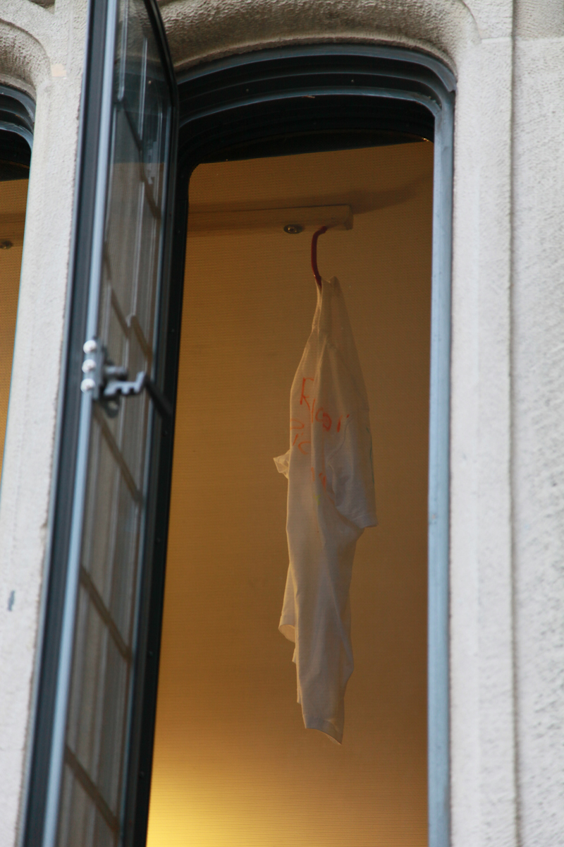 Download Shirt in Window (800Wx1200H)