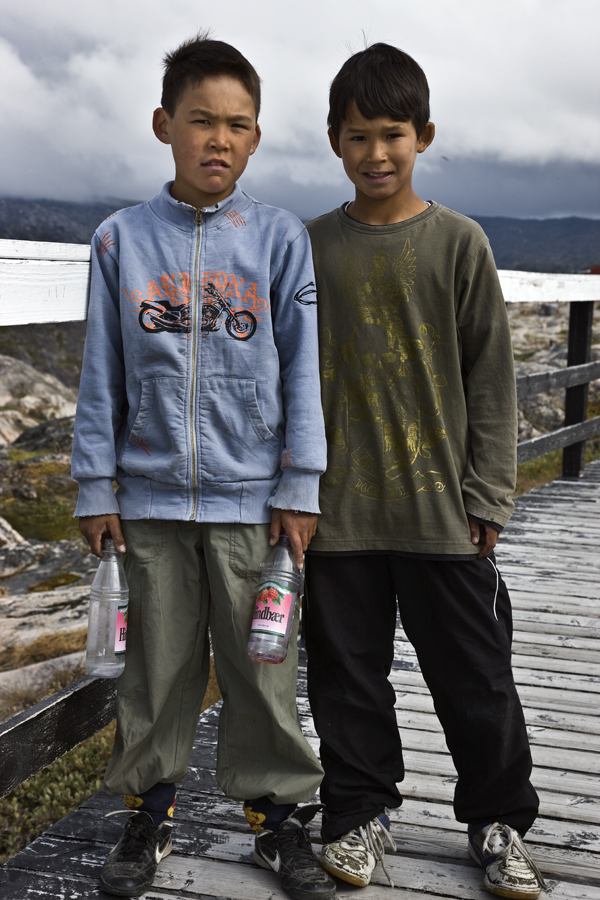 Download Two Boys on Bridge (600Wx900H)