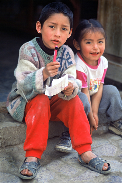 Download Two Children in Peru (401Wx603H)