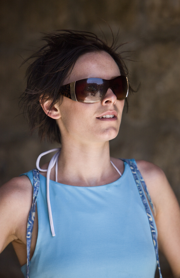 Download Woman in Blue (600Wx923H)