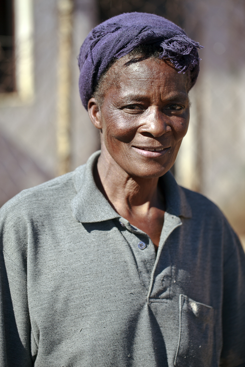 Download Woman with Turban (800Wx1200H)